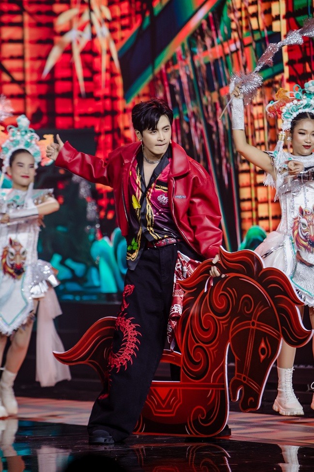 'Gala nhạc Việt' chính thức tung poster hé lộ 70 văn nghệ sĩ cùng tham gia 'Năm mới khởi sắc'