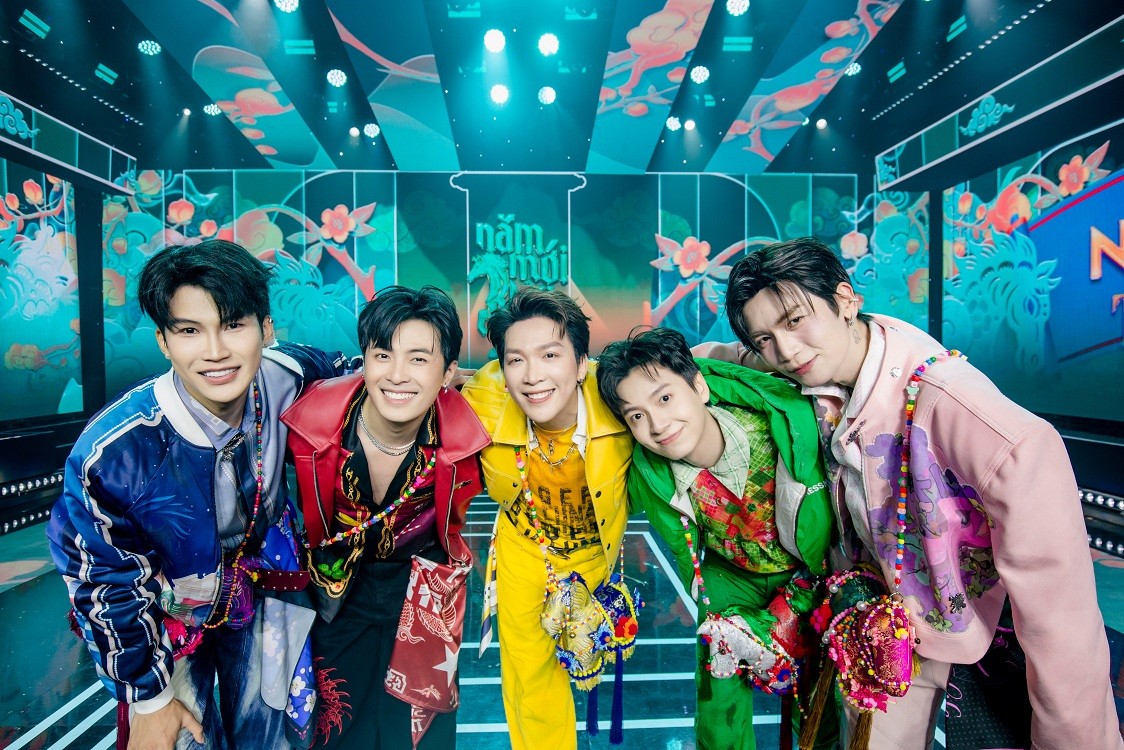 'Gala nhạc Việt' chính thức tung poster hé lộ 70 văn nghệ sĩ cùng tham gia 'Năm mới khởi sắc'