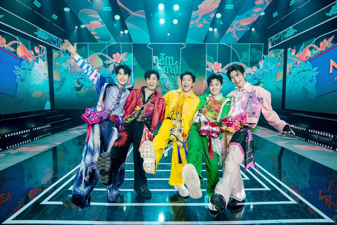 'Gala nhạc Việt' chính thức tung poster hé lộ 70 văn nghệ sĩ cùng tham gia 'Năm mới khởi sắc'