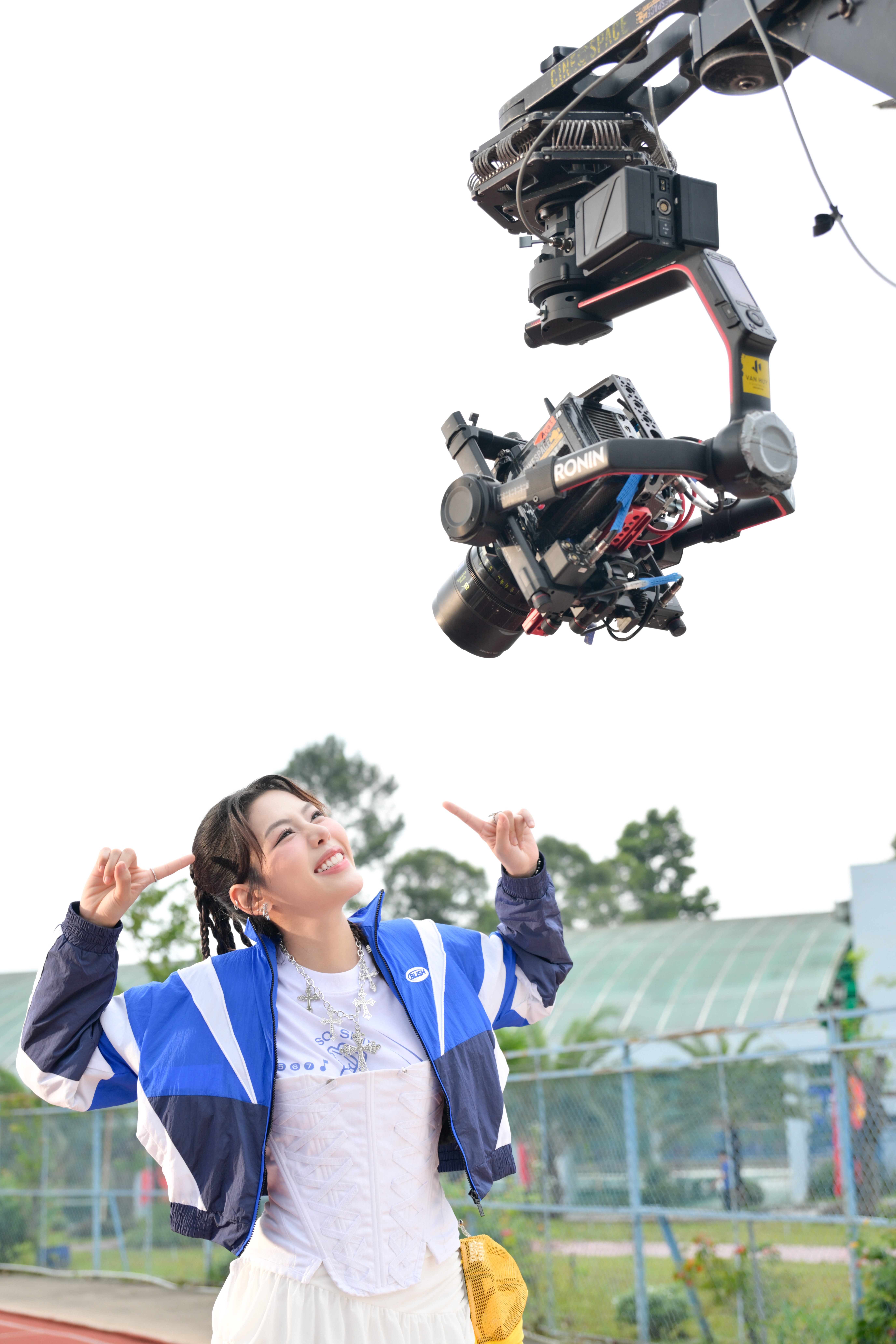 Dân mạng dậy sóng với màn kết hợp duyên nợ đầu năm của Anh trai Erik và Em xinh Muộii