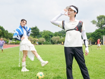 Dân mạng dậy sóng với màn kết hợp duyên nợ đầu năm của Anh trai Erik và Em xinh Muộii