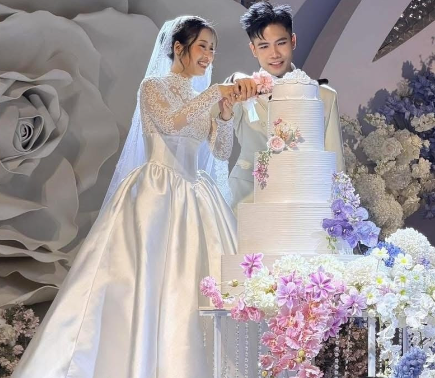 Phúc Du bất ngờ kết hôn, dàn ‘Anh Trai Say Hi’ đồng loạt chúc mừng