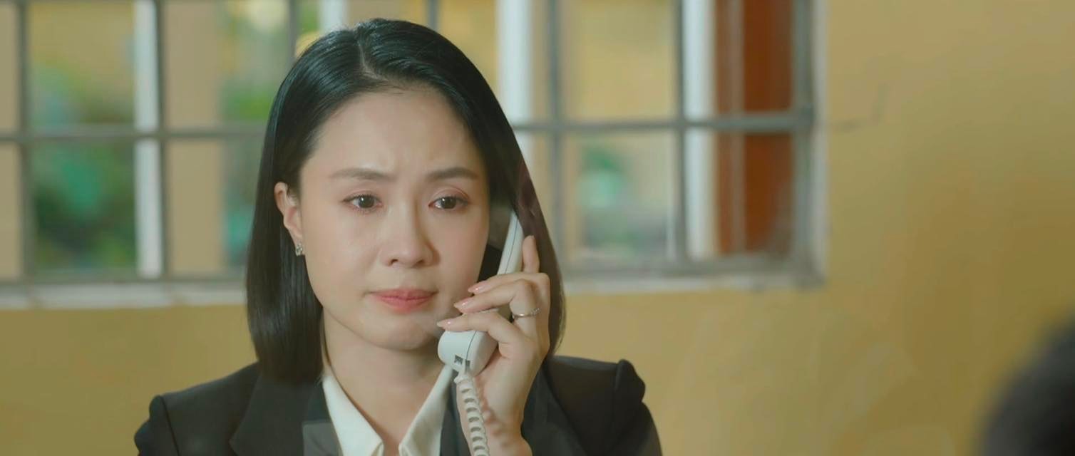 Màn đối đầu đẫm nước mắt giữa Hồng Diễm và Mạnh Trường trong phòng thẩm vấn