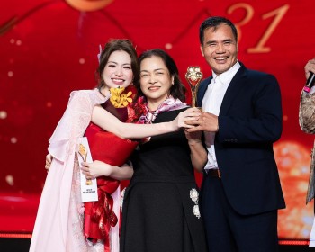 Tranh cãi quanh màn nhận giải của Hòa Minzy tại Mai Vàng: Người trong cuộc lên tiếng