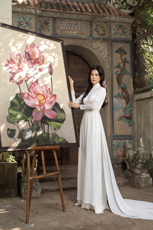 Phúc Anh công bố kỷ lục Việt Nam cho bức tranh hoa sen của dự án '54 dân tộc Việt Nam'