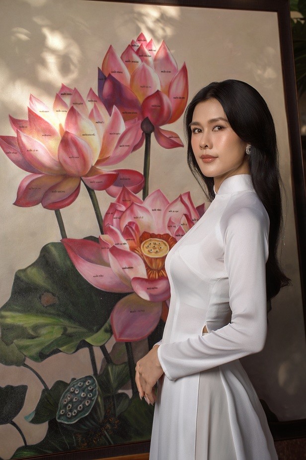 Phúc Anh công bố kỷ lục Việt Nam cho bức tranh hoa sen của dự án '54 dân tộc Việt Nam'