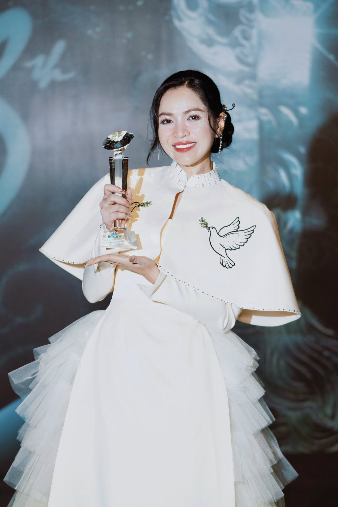 Duyên Quỳnh và nghi vấn hát nhép: Sự cố gây xôn xao tại đêm Gala Làn sóng xanh 2025