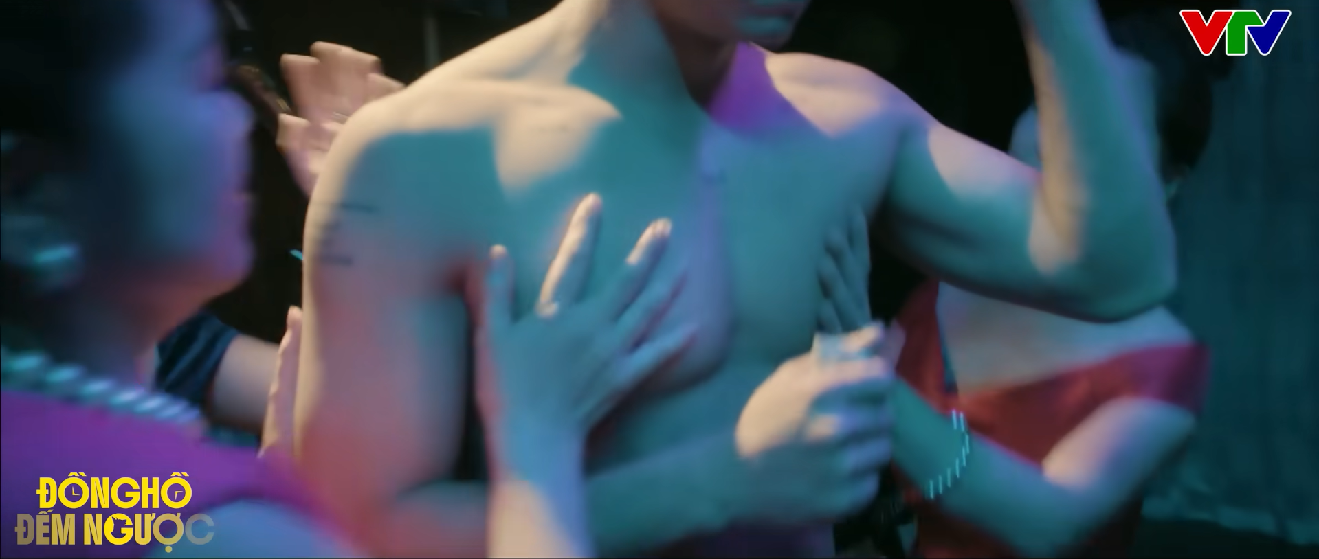 'Đồng hồ đếm ngược' gây tranh cãi với phân cảnh nhạy cảm của Thanh Sơn