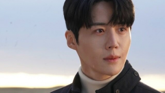 Kim Seon Ho lên tiếng về cáo buộc trốn thuế