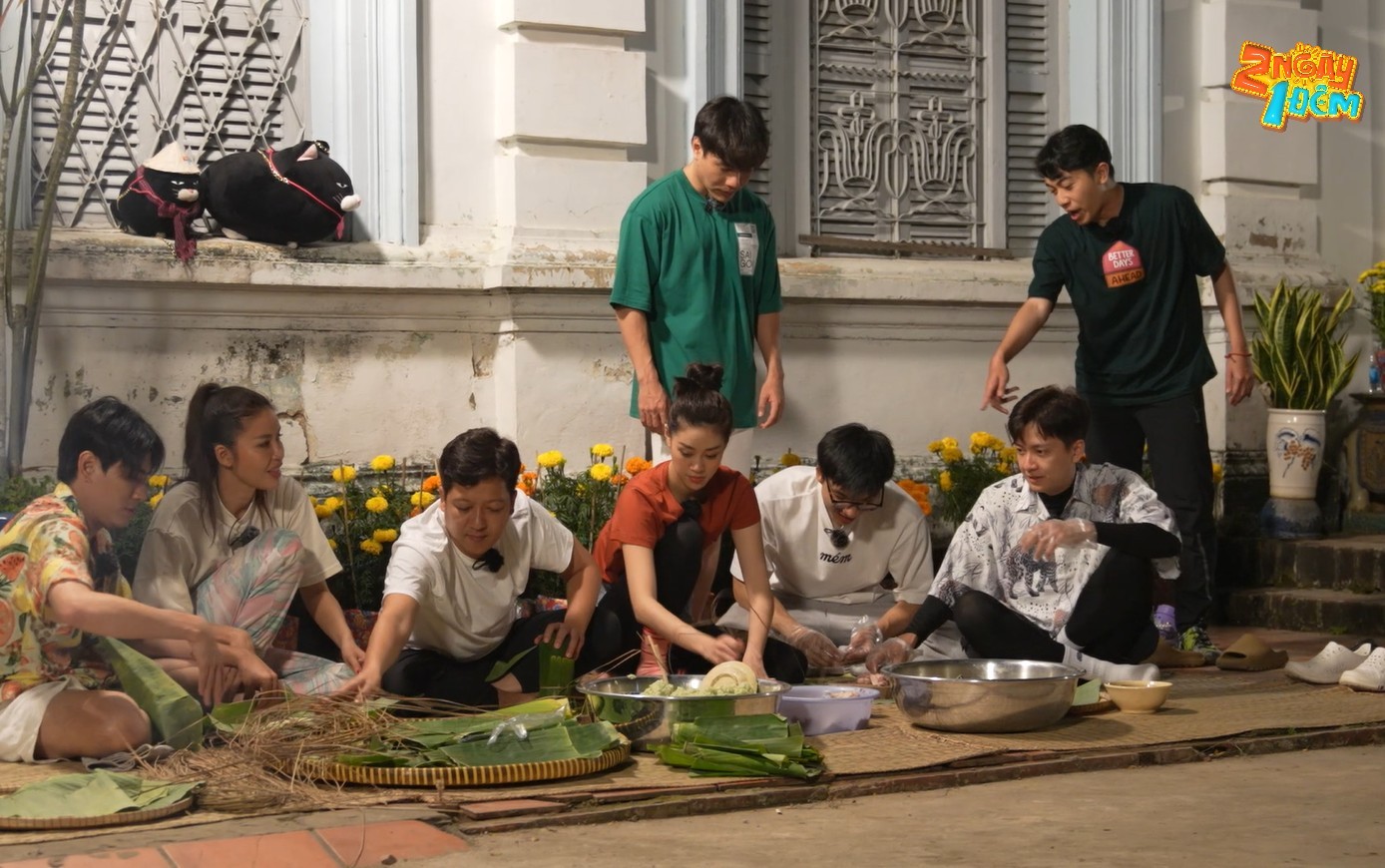 '2 ngày 1 đêm - Chuyện chưa kể': Dương Lâm - Cris Phan hợp nhau 'quậy' um sùm tiểu phẩm bưng hoa đến che hình Ngô Kiến Huy