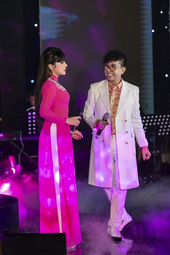 Liveshow ở tuổi U90 của nhạc sĩ Nhật Minh bùng nổ với dàn sao Việt cực chất