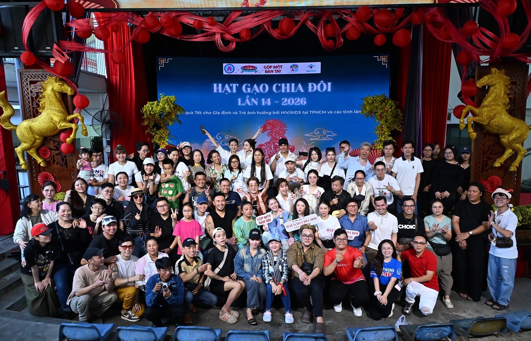 Nhiều nghệ sĩ đồng hành cùng 'Hạt gạo chia đôi' chăm lo Tết cho gia đình bị ảnh hưởng bởi HIV/AIDS