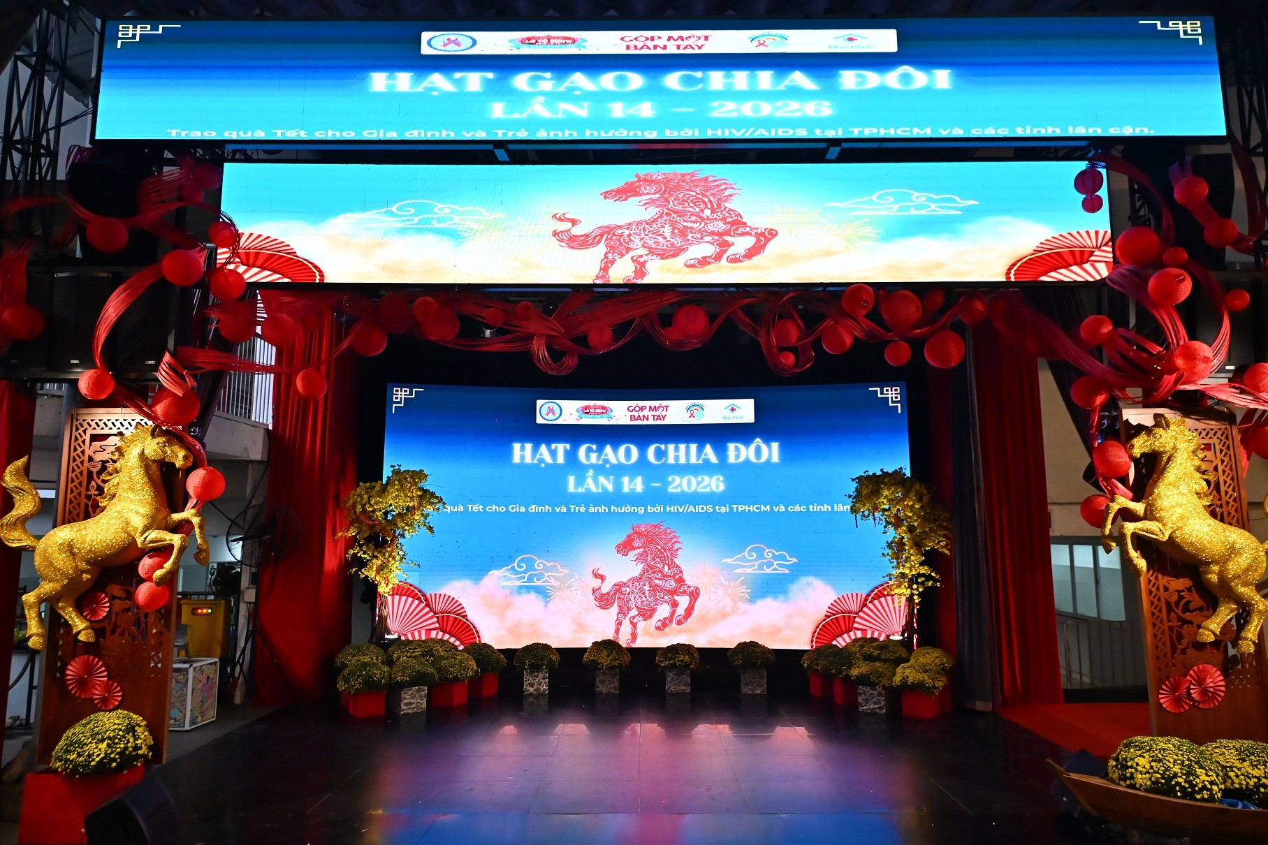 Nhiều nghệ sĩ đồng hành cùng 'Hạt gạo chia đôi' chăm lo Tết cho gia đình bị ảnh hưởng bởi HIV/AIDS