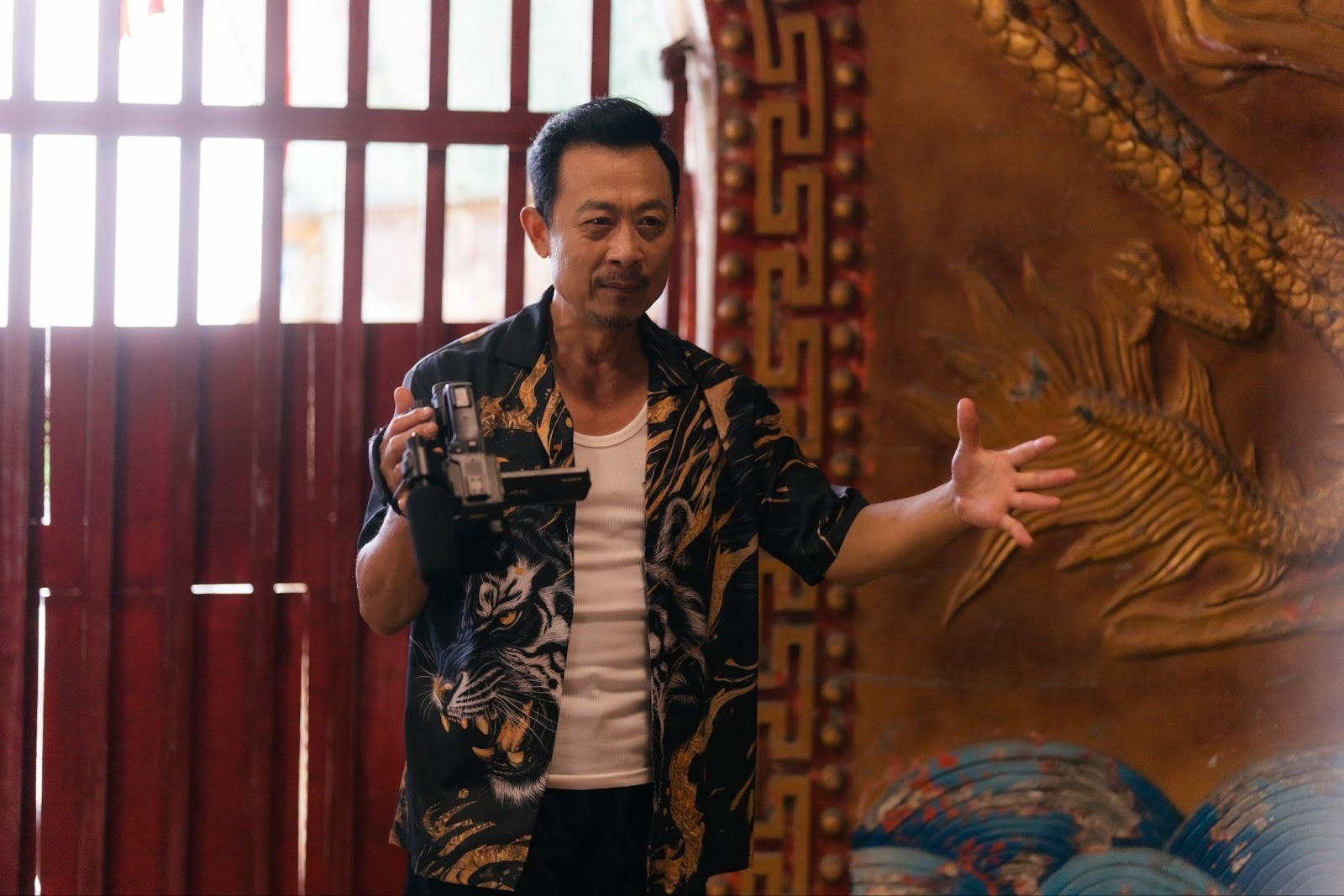 'Đại tiệc trăng máu 8' lấy bối cảnh trường quay 'phim rác': Nghi vấn làm về quỷ nhập tràng?