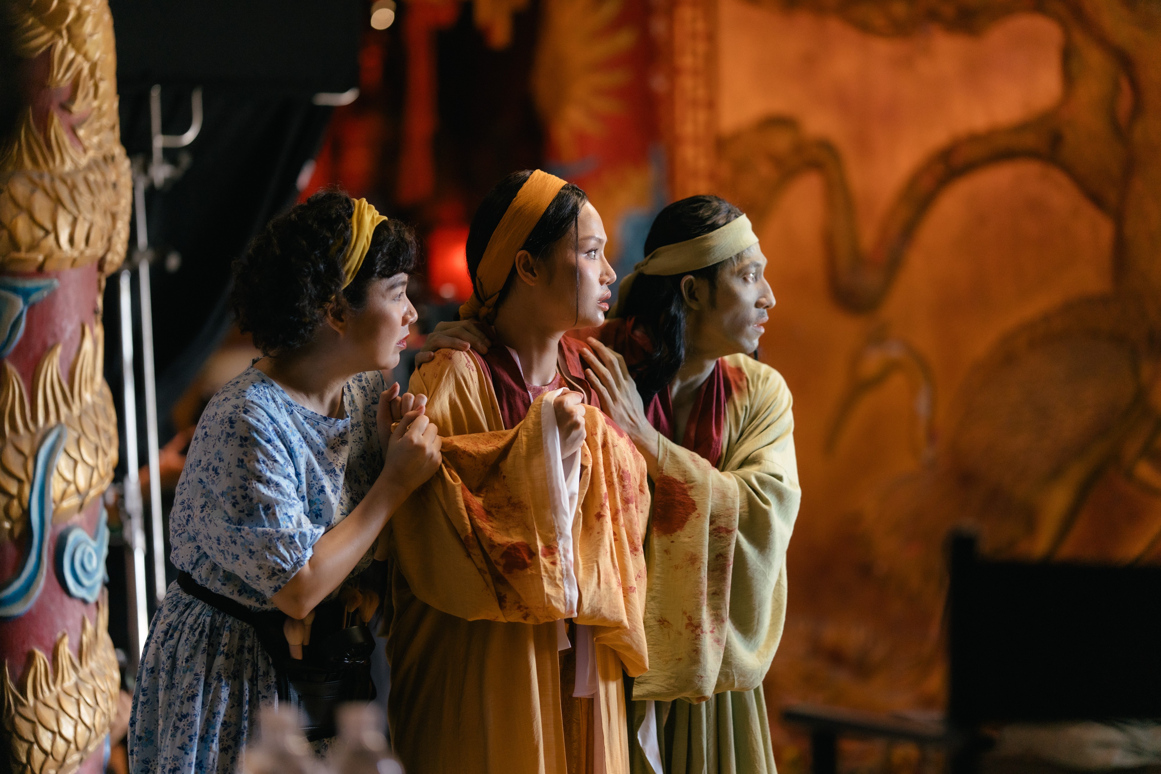 'Đại tiệc trăng máu 8' lấy bối cảnh trường quay 'phim rác': Nghi vấn làm về quỷ nhập tràng?