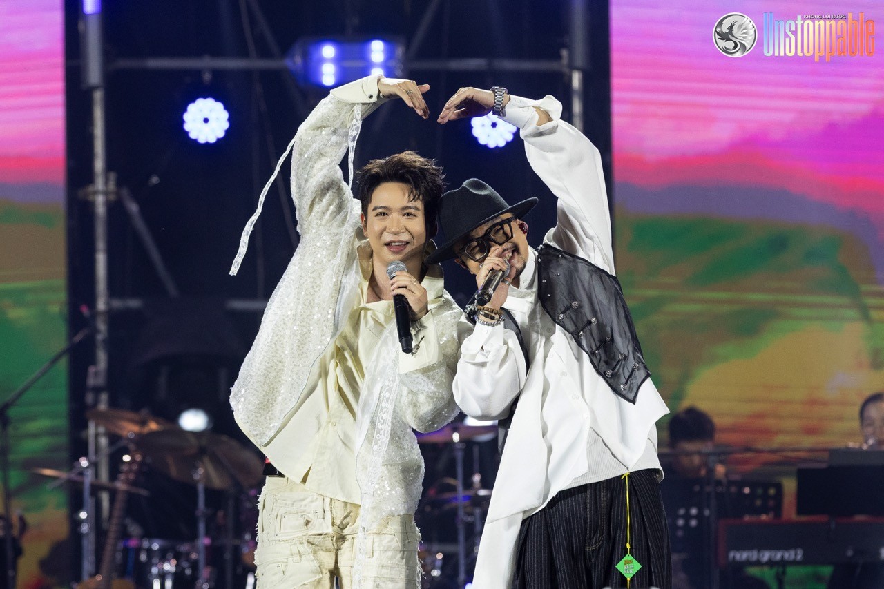 4 Anh tài làm đêm nhạc như concert: Tăng Phúc hát rock, Hà Lê làm mới 'Diễm xưa' của nhạc sĩ Trịnh Công Sơn