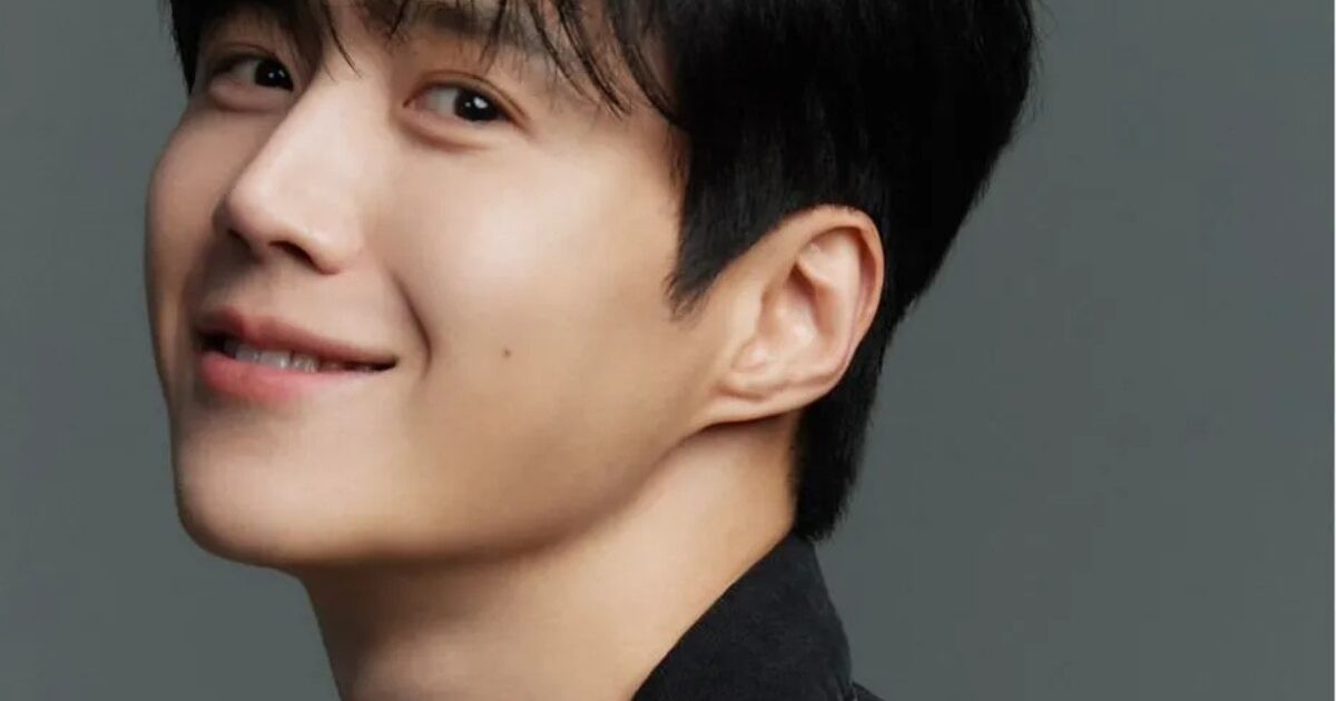 Kim Seon Ho lên tiếng về cáo buộc trốn thuế