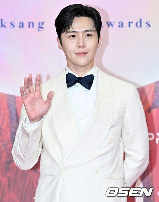 Loạt dự án của Kim Seon Ho đối diện nguy cơ 'đắp chiếu' vì scandal trốn thuế