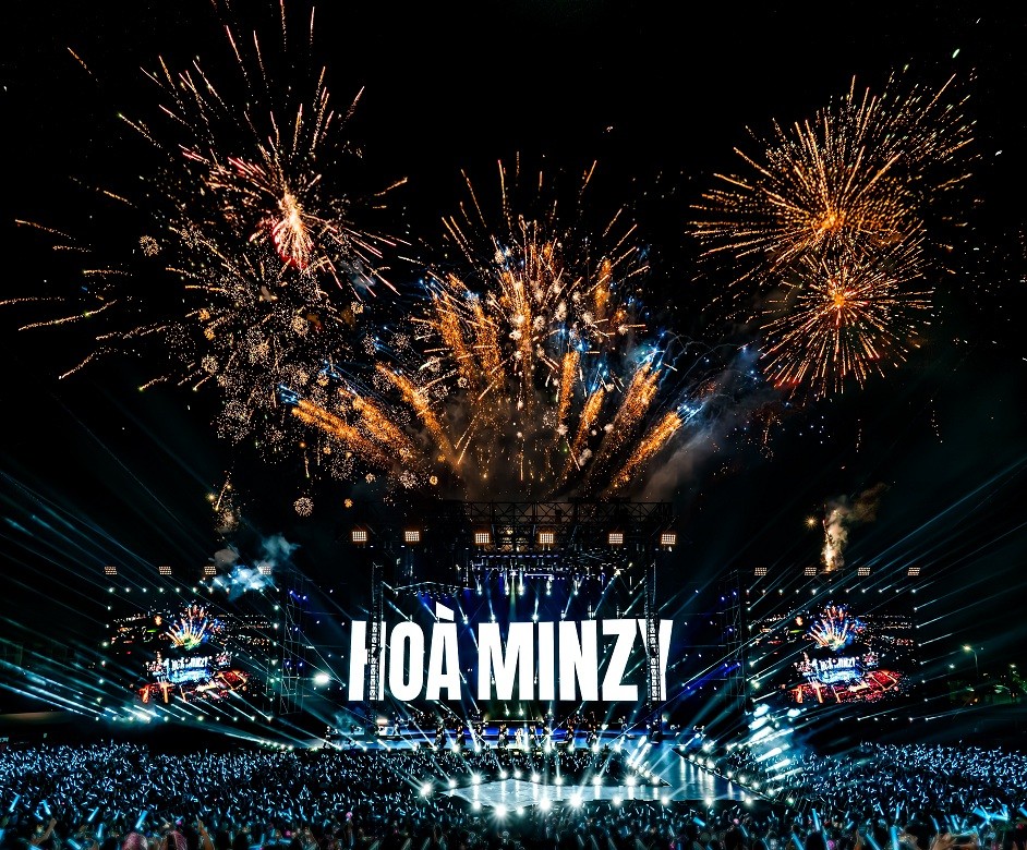 Fan Concert đầu năm 2026 rực rỡ hoành tráng của Hòa Minzy