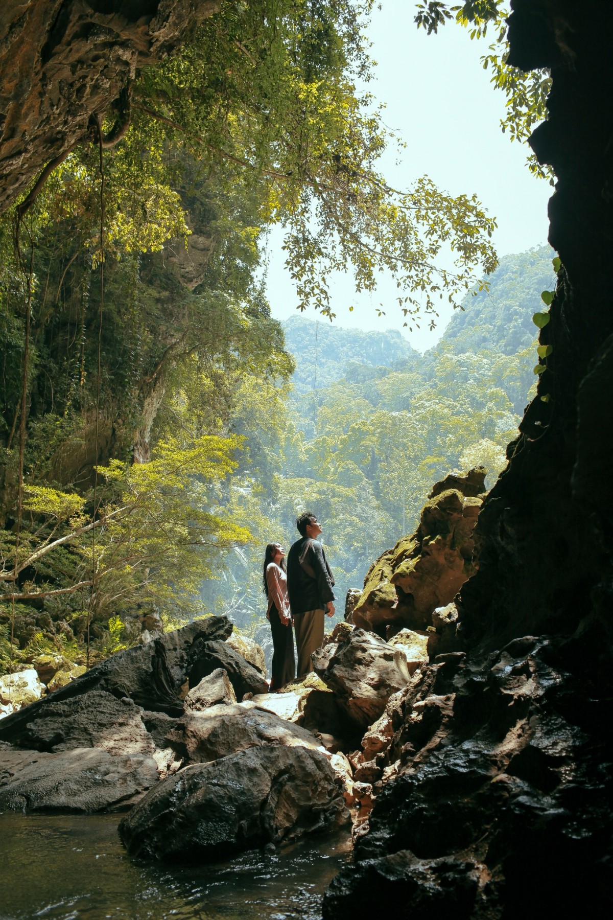 (Review) 'Người bất tử': Bộ phim 'đi trước thời đại' của Victor Vũ