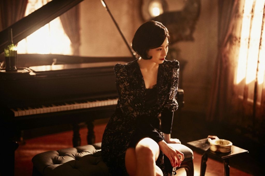 Khổ như Suzy: Nhiều dự án 'đắp chiếu' vì bạn diễn vướng scandal