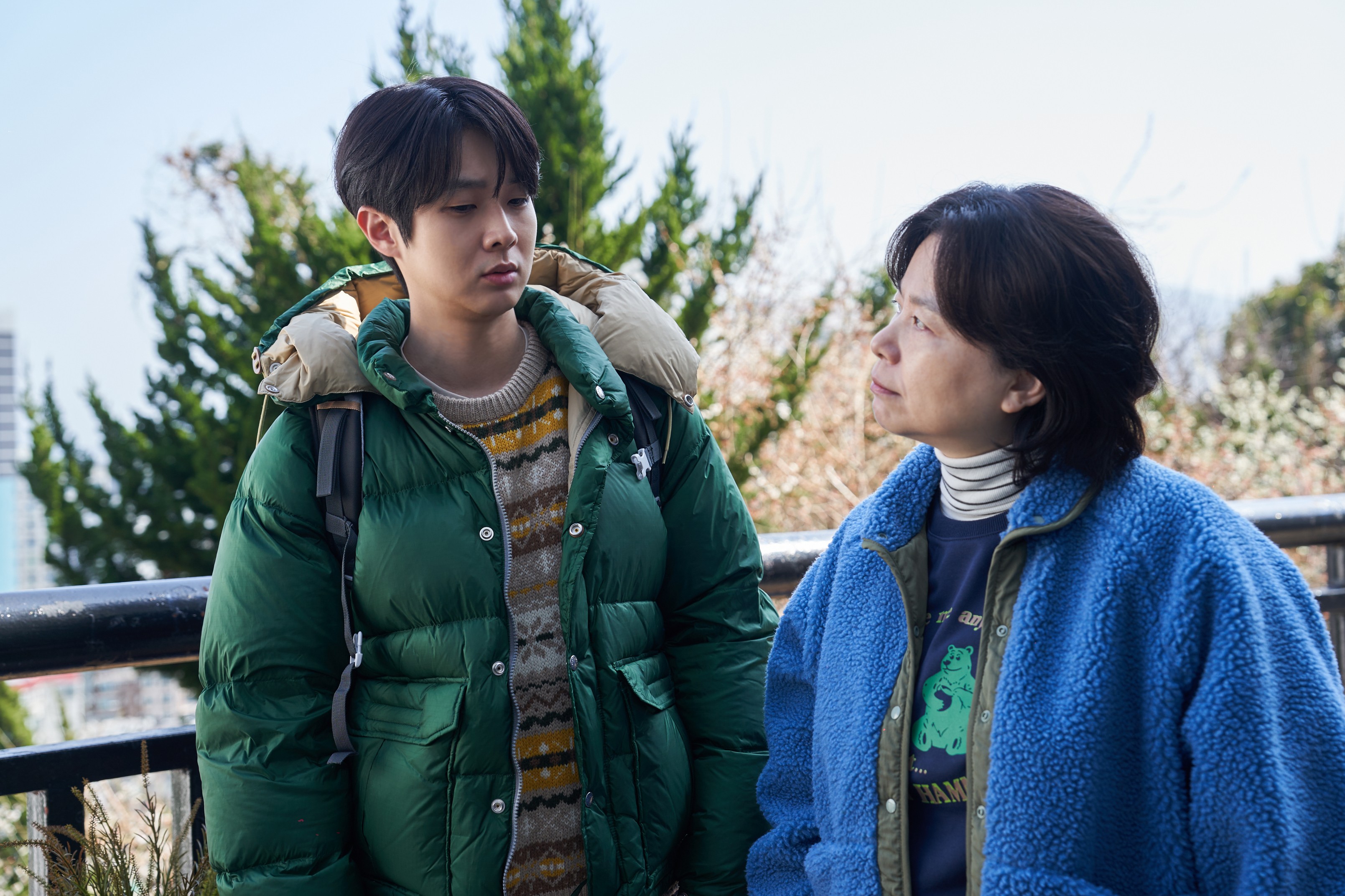 Cặp mẹ - con của phim 'Ký sinh trùng' tái hợp trong 'Đếm ngày xa mẹ', mới tung teaser trailer đã thấy cảm động