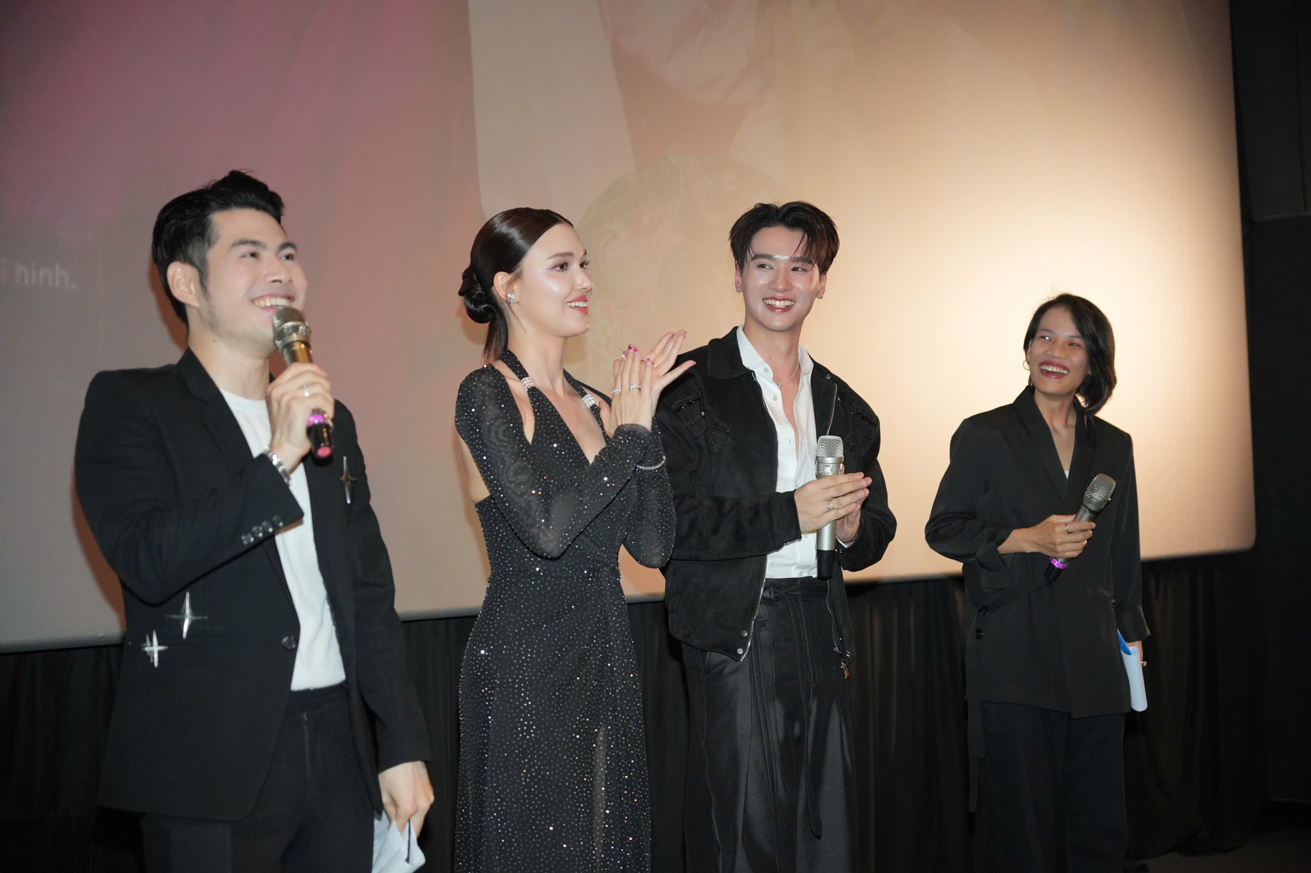 Keng Harit bùng nổ visual khi sang Việt Nam đi cinetour phim 'Người đẹp và quái lạ'