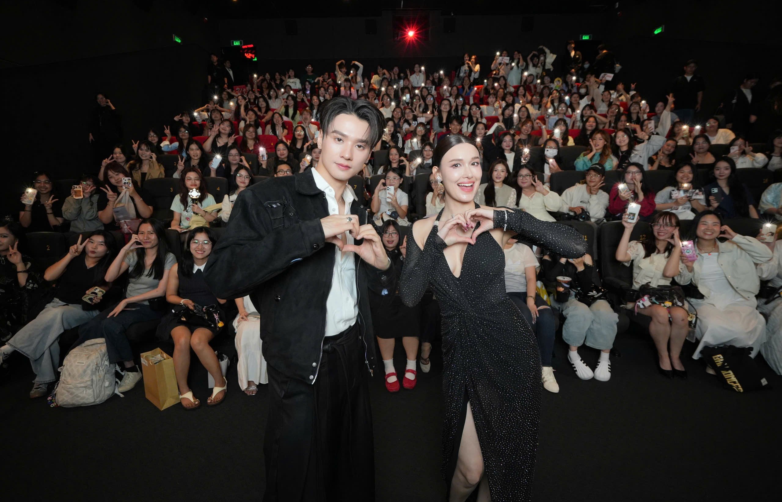 Keng Harit bùng nổ visual khi sang Việt Nam đi cinetour phim 'Người đẹp và quái lạ'