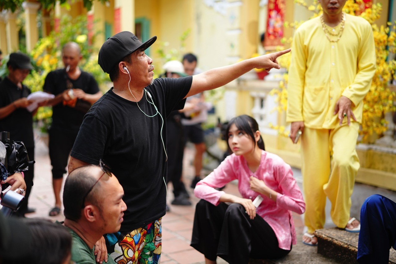 Thu Trang - Tiến Luật trở lại với 'Tết đến rồi về nhà thôi 9', hé lộ vai diễn của bé Andy