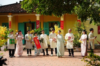 Thu Trang - Tiến Luật trở lại với 'Tết đến rồi về nhà thôi 9', hé lộ vai diễn của bé Andy