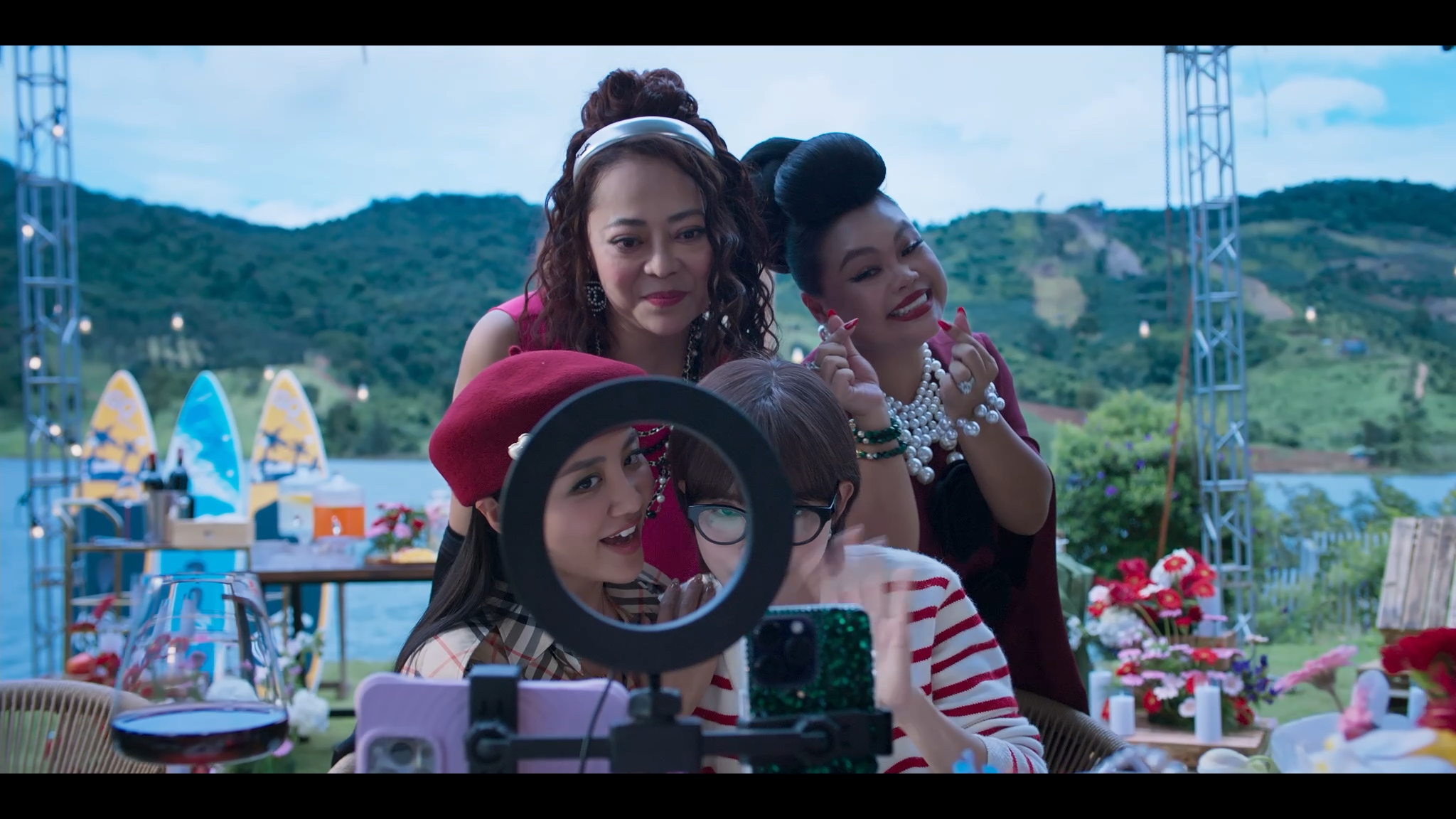 'Thỏ ơi!!' tung trailer chính thức: Ai mới là người che giấu bí mật?