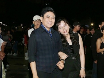 Vợ chồng Hoàng Phúc - Uyên Phương hội ngộ dàn sao tại sự kiện