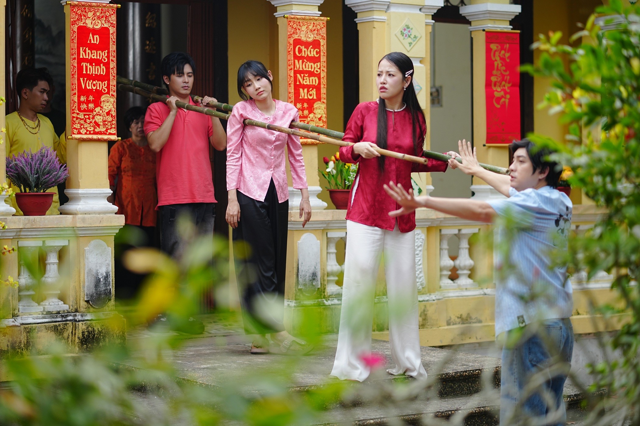 Tiến Luật được Thu Trang trả cát-xê đặc biệt khi tham gia 'Tết đến rồi về nhà thôi 9'