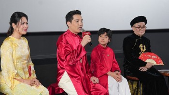 Nghệ sĩ Xuân Hinh rơi nước mắt tại buổi công chiếu phim điện ảnh 'Mùi phở'