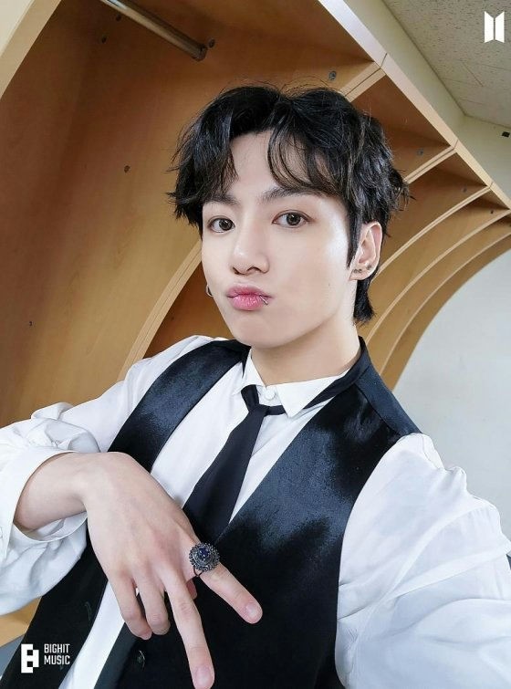 Jungkook (BTS) được vinh danh trong Top 15 người nổi tiếng nhất thế giới