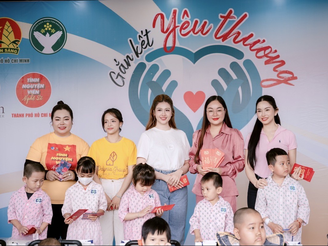 Hoa hậu Hoàng Thanh Nga lan tỏa yêu thương đến 250 bệnh nhi ung thư tại TP. HCM