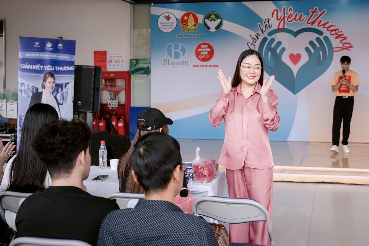 Hoa hậu Hoàng Thanh Nga lan tỏa yêu thương đến 250 bệnh nhi ung thư tại TP. HCM