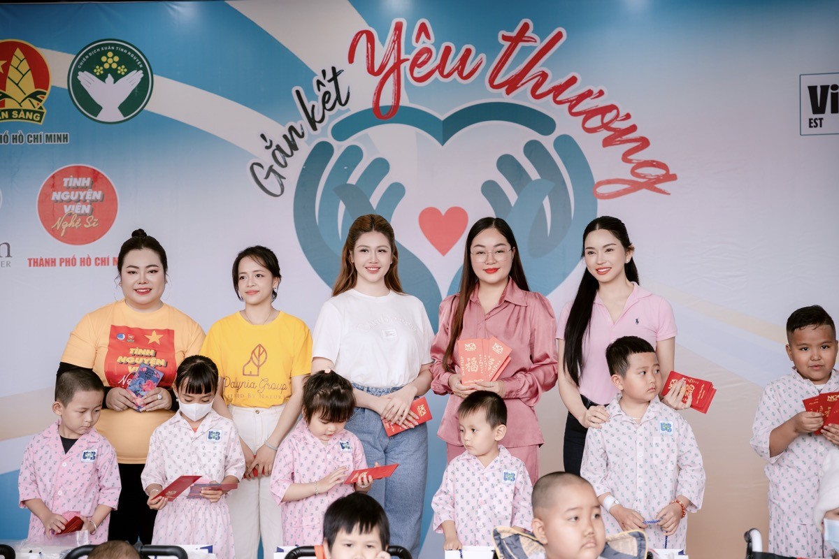 Hoa hậu Hoàng Thanh Nga lan tỏa yêu thương đến 250 bệnh nhi ung thư tại TP. HCM
