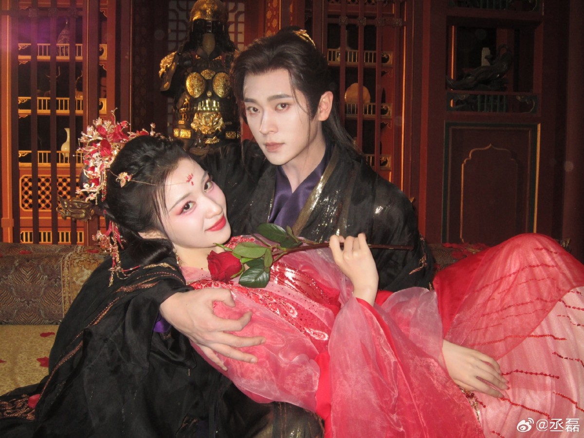 'Còn ra thể thống gì nữa': Vương Sở Nhiên và Thừa Lỗi ‘bùng nổ’ nhan sắc