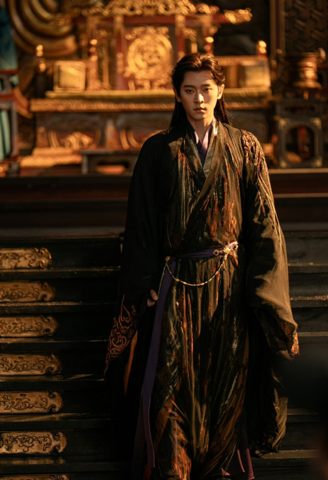 'Còn ra thể thống gì nữa': Vương Sở Nhiên và Thừa Lỗi ‘bùng nổ’ nhan sắc