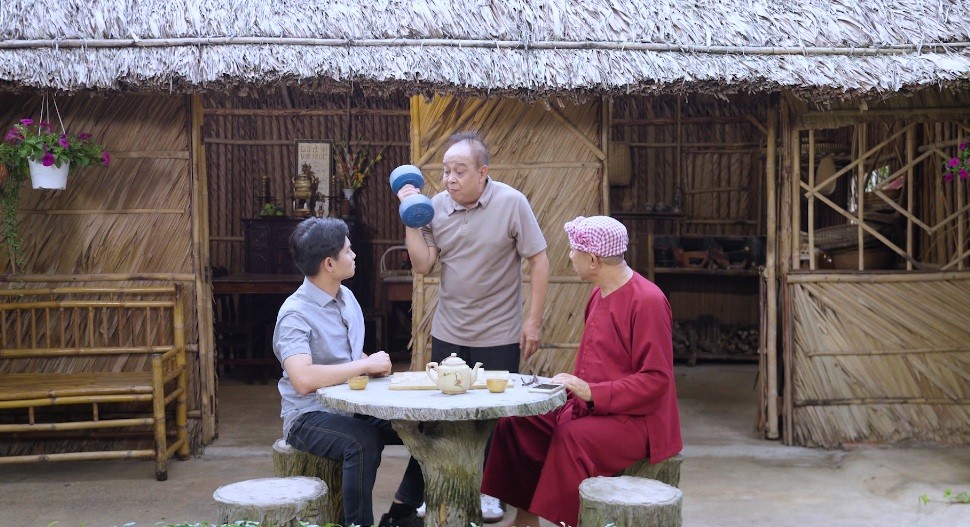 'Cười cùng Bác Ba Phi': Nghệ sĩ Tiểu Bảo Quốc gặp chấn thương khi tập tạ