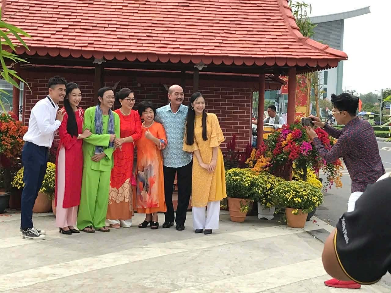 NSƯT Hoài Linh tái xuất trong phim Tết 'Nàng dâu miệt vườn'