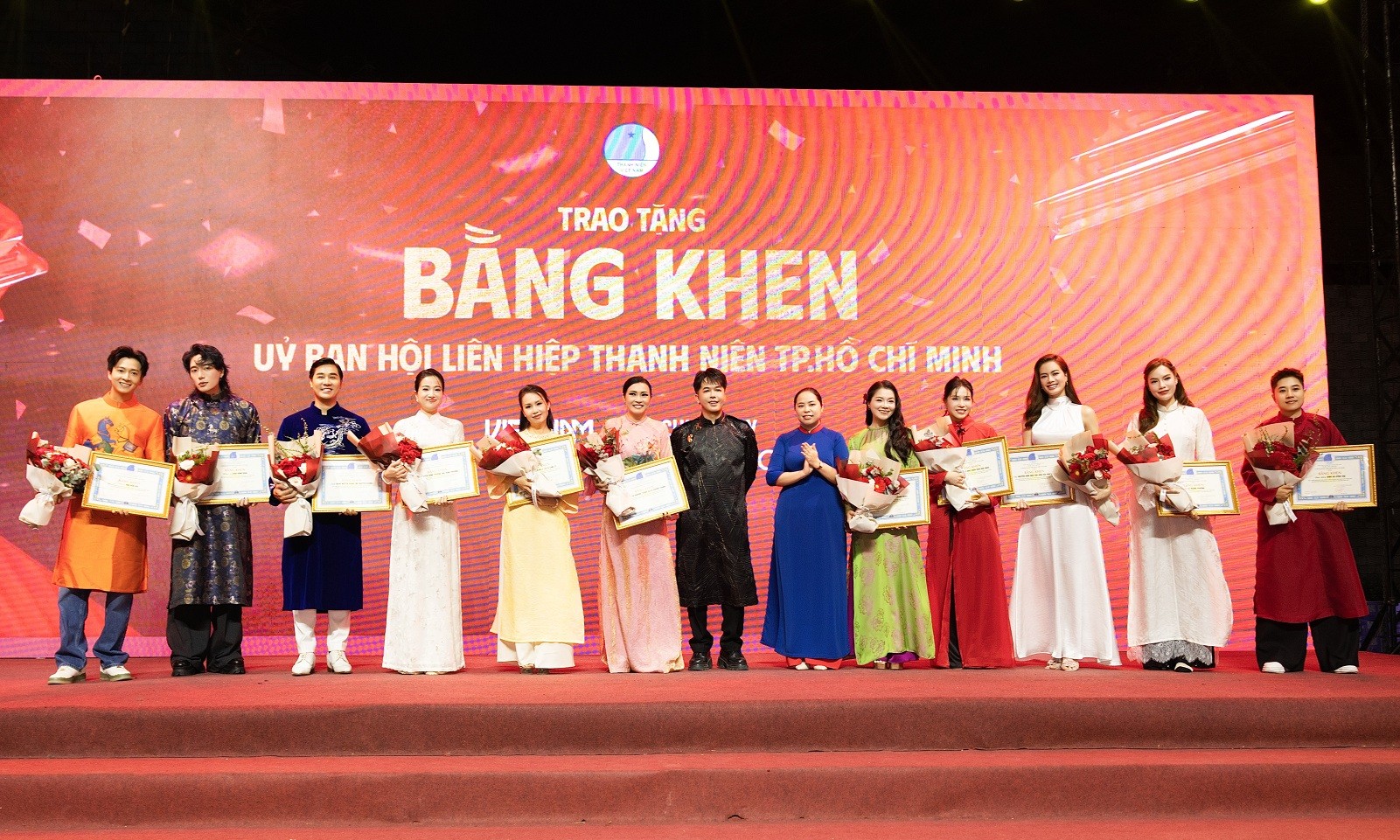 Hồ Ngọc Hà, Cẩm Ly cùng dàn sao 'khủng' V-biz đổ bộ 'Gala nhạc Việt 2026'