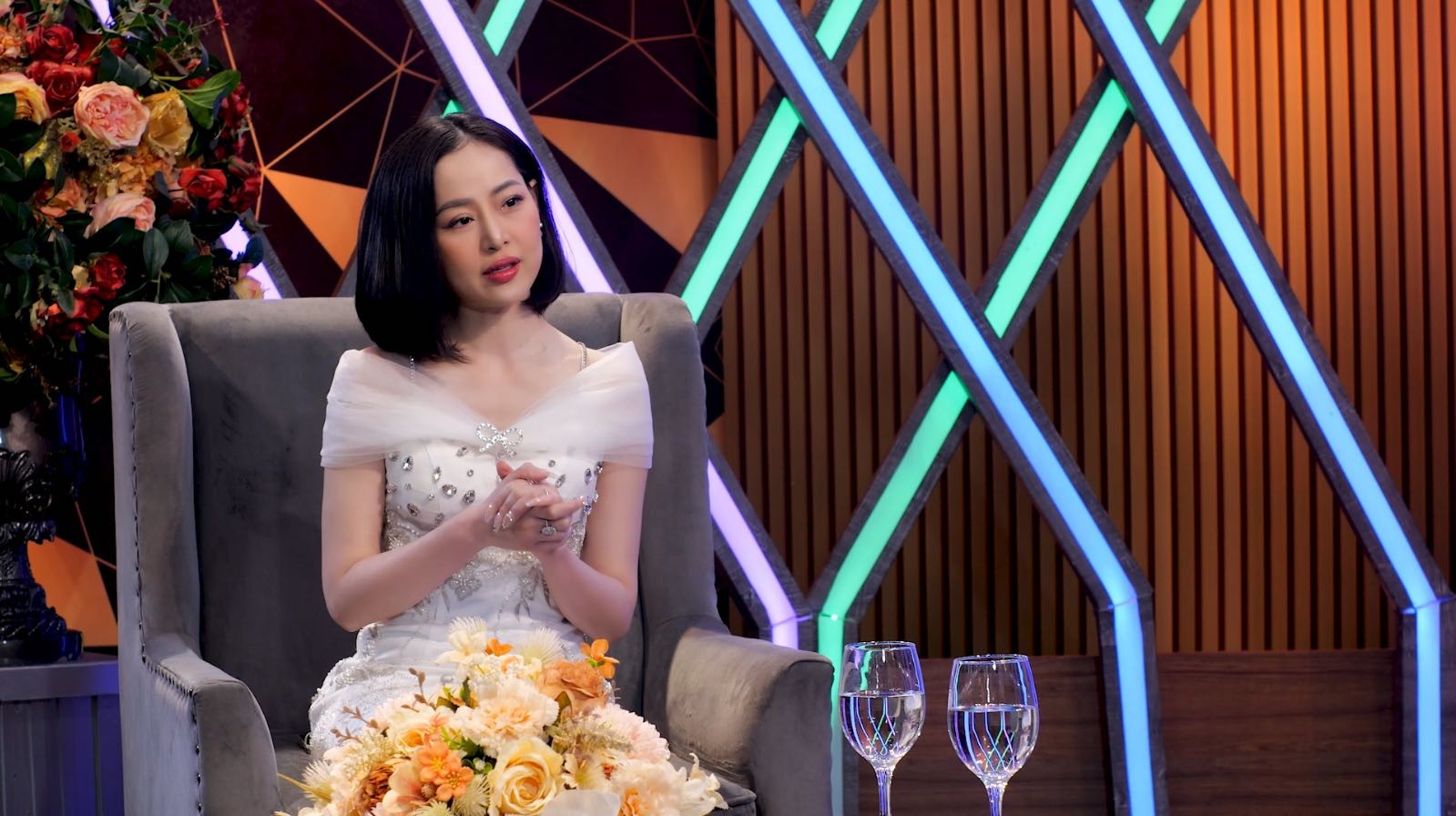 Nghệ sĩ Hoàng Bách lần đầu kể về áp lực 'cái bóng gia đình'