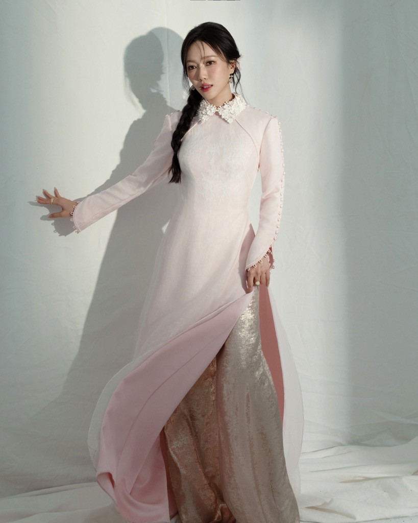 Diệu Nhi thướt tha với áo dài Tết, đón xuân Bính Ngọ