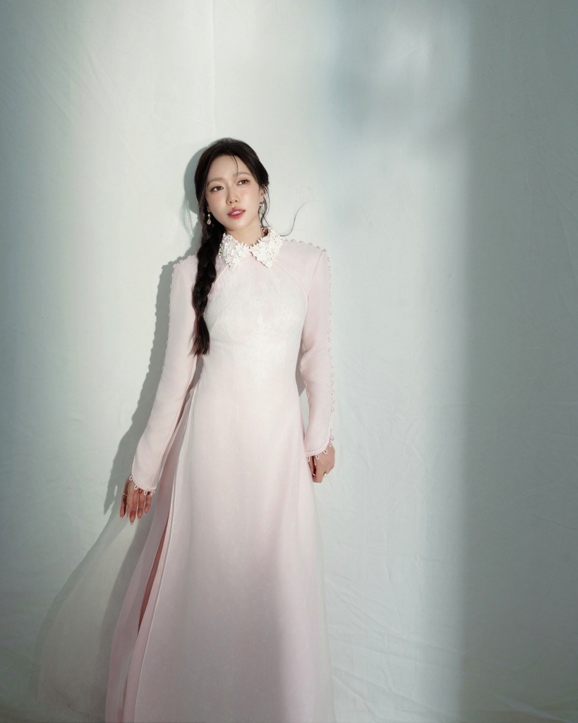 Diệu Nhi thướt tha với áo dài Tết, đón xuân Bính Ngọ