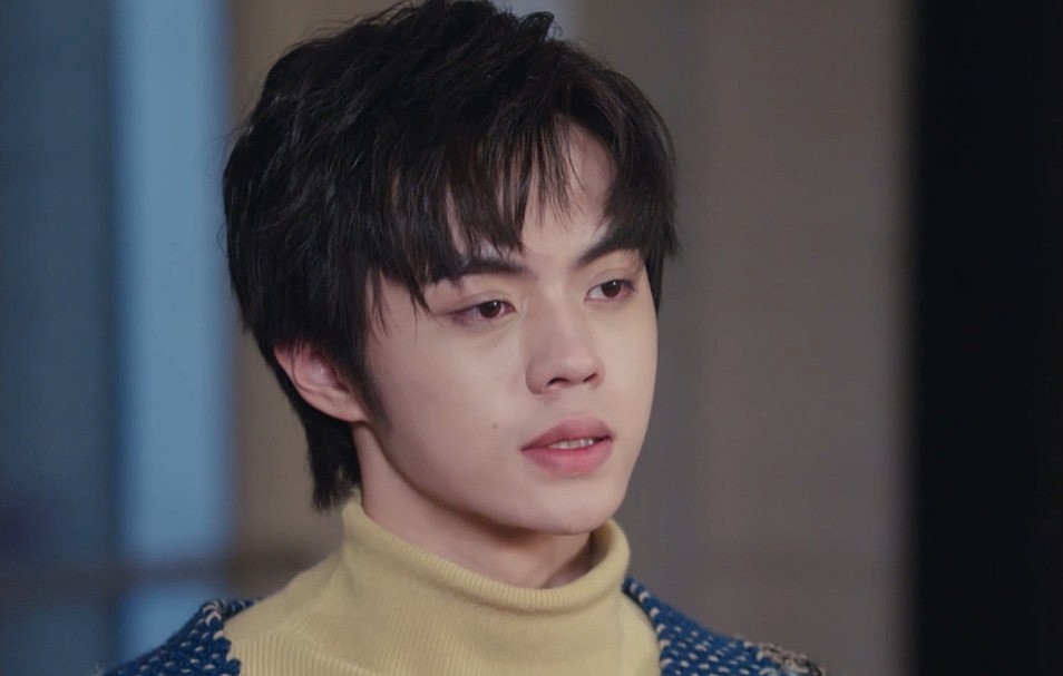 'Bóng tùng quân' tập 17: Tôn Mỹ Tây từ chối tình cảm của Lăng Thính, thẳng tay cho 'ăn tát'