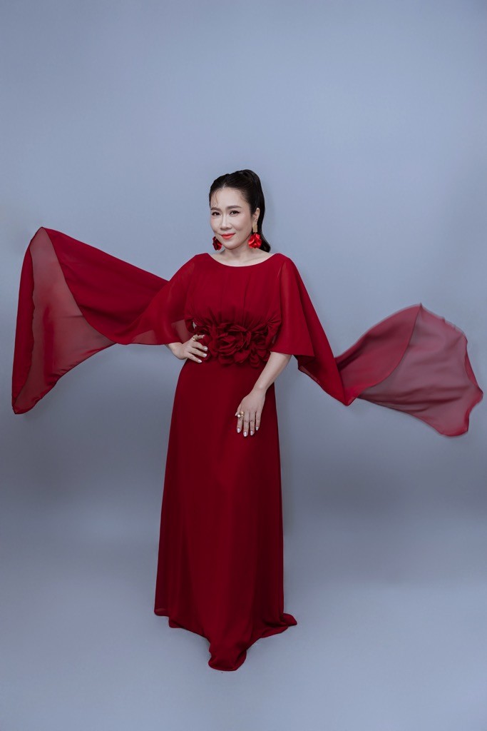 NSƯT Vân Khánh nói thẳng về áp lực 'ma cũ ma mới': Nhìn lại thì thấy cũng không có gì lớn