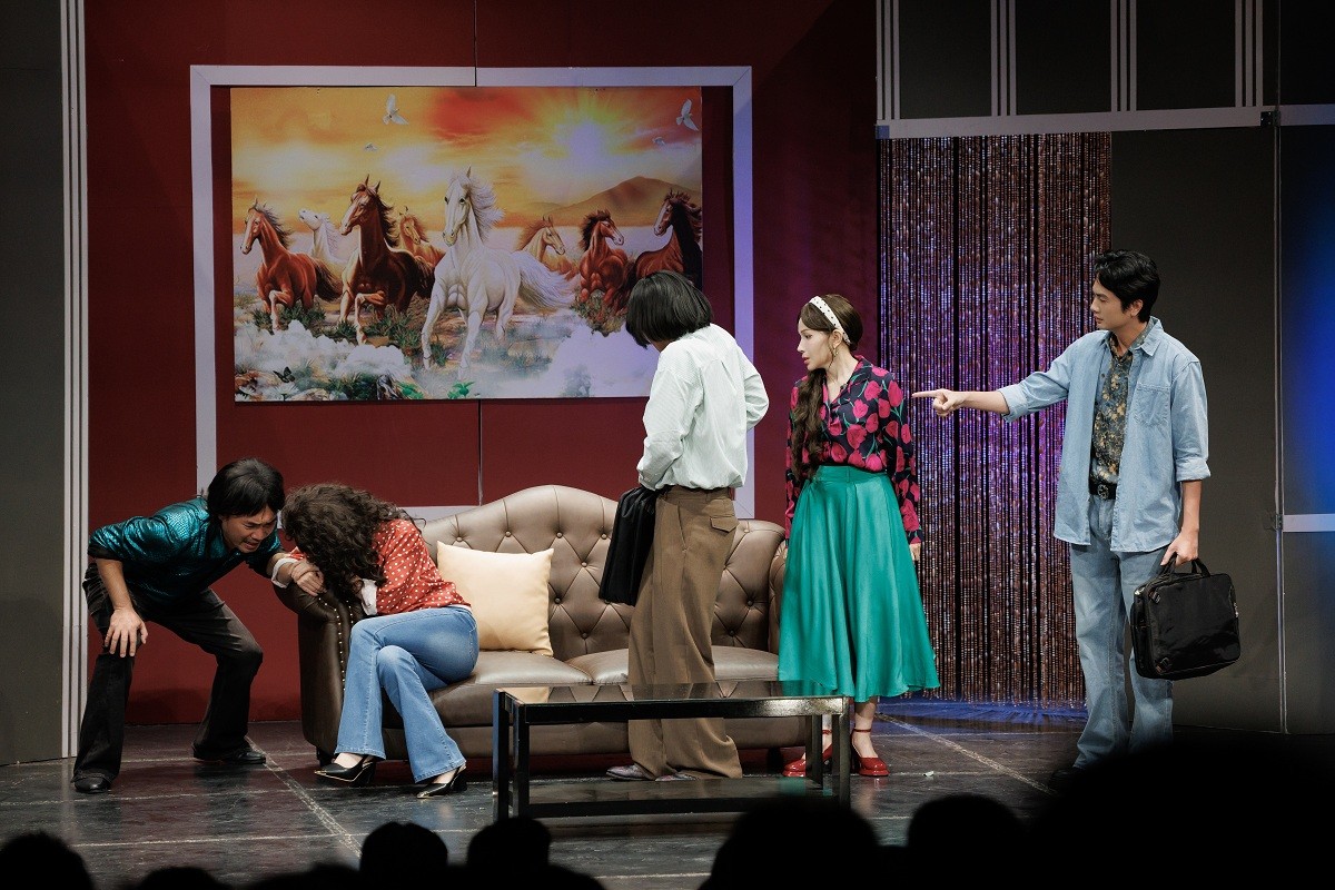 Tiến Luật lần đầu làm đạo diễn sân khấu: Nhờ vậy tôi hiểu hơn công việc của vợ!