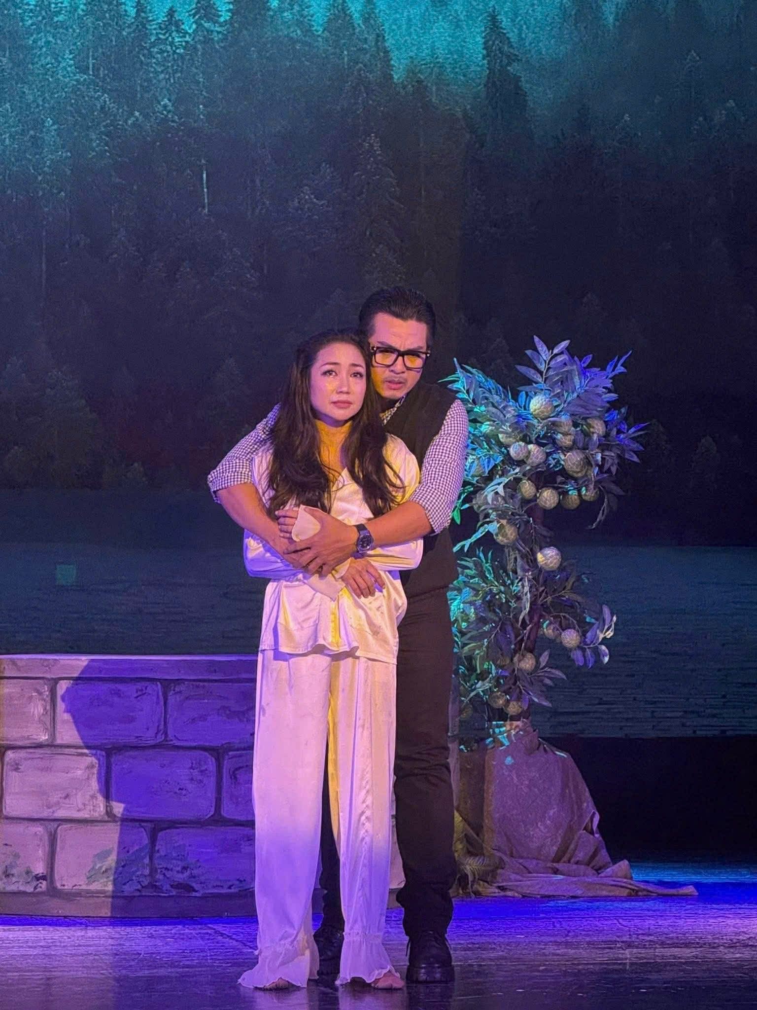 Vở kịch mang tên 'Ảnh ảo', nhưng sự ăn ý giữa cặp đôi Hòa Hiệp - Ốc Thanh Vân là thật!